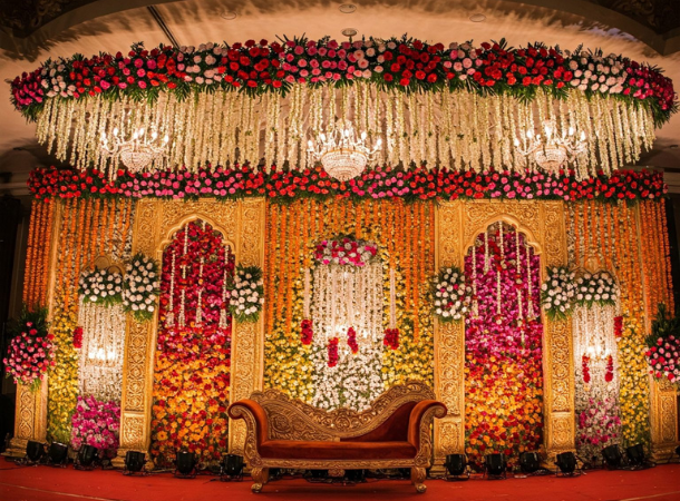 Banquet Hall Round Table Setup